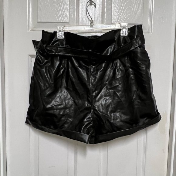 Steve Madden NYC Faux Leather Shorts - Picture 2 of 8